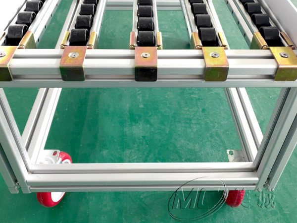 如何定制移動流利條架子？