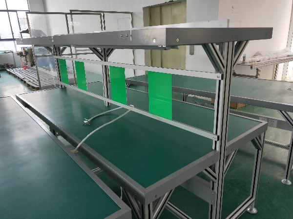 防靜電工作臺上的膠皮是怎么固定的？