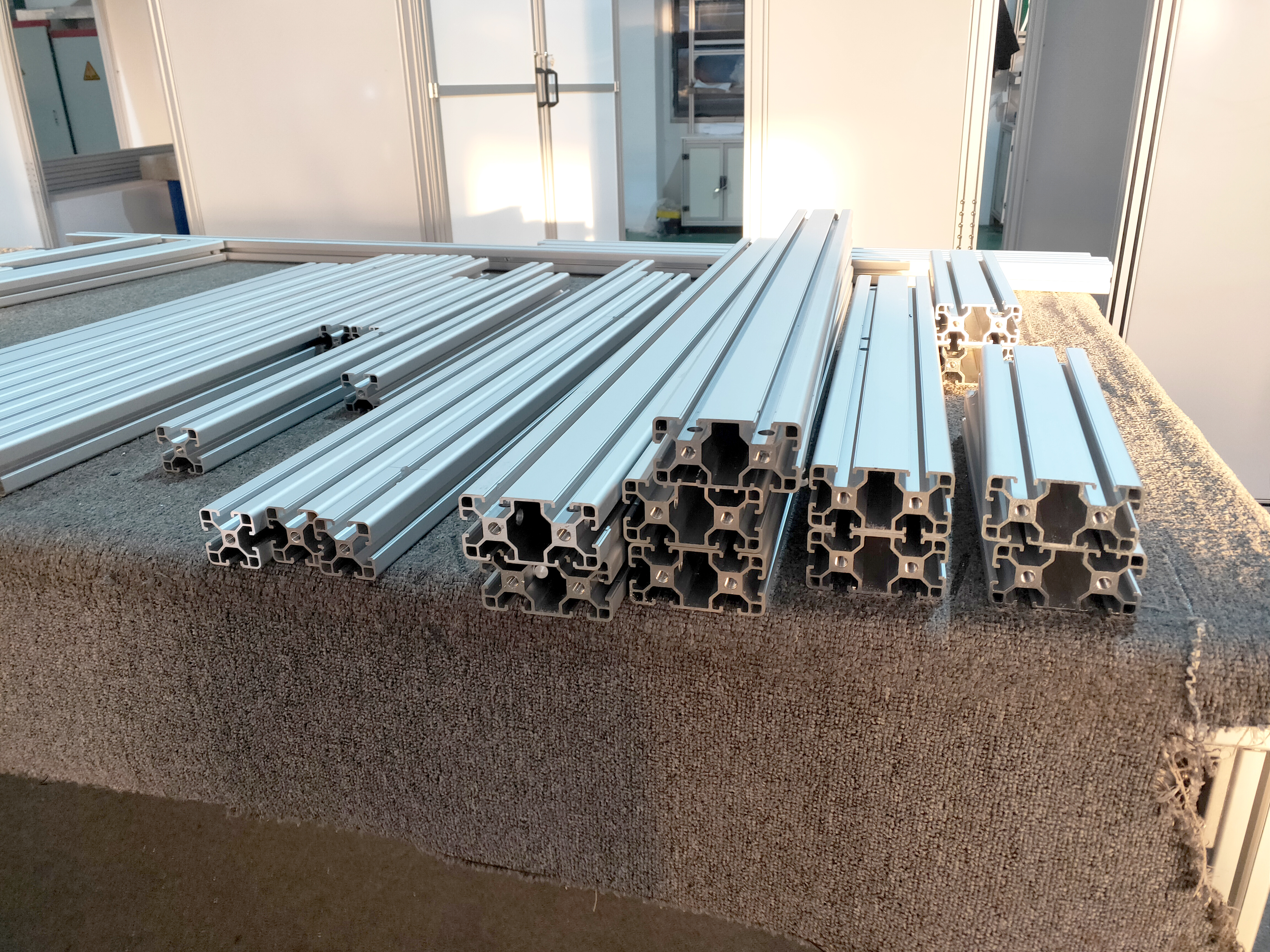 劃算的要點(diǎn)是這個，鋁型材框架加工廠